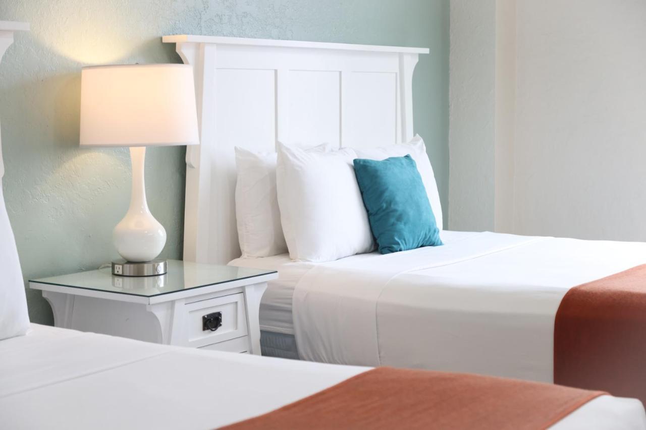 Carmel Hotel