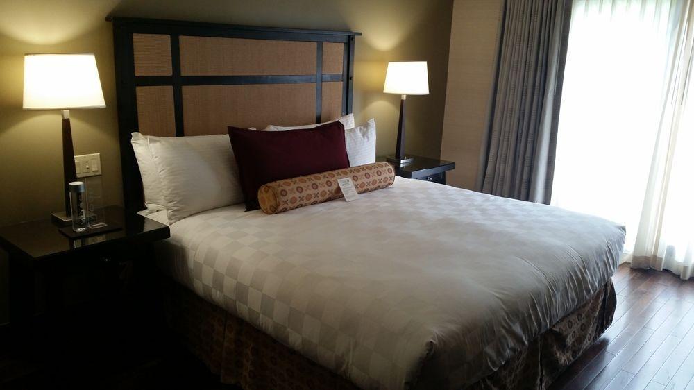 Ambrose Hotel 4*